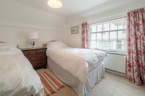 crown cottage end...