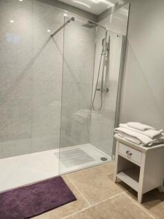 Ensuite-Bed2-scaled