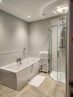 Ensuite-MainBed-1-scaled