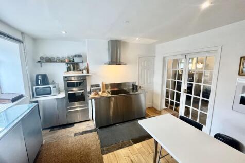 Diningkitchen