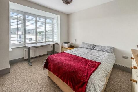 Bed 1.jpg