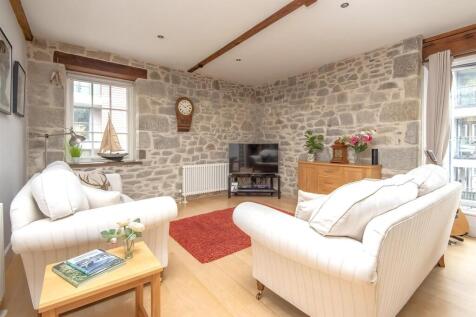 Living Area Alt.jpg