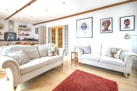 Living Area.jpg
