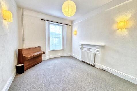 Dining room.jpeg
