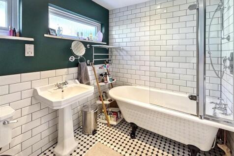 Bathroom 1.jpeg