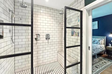 Ensuite 1.jpeg