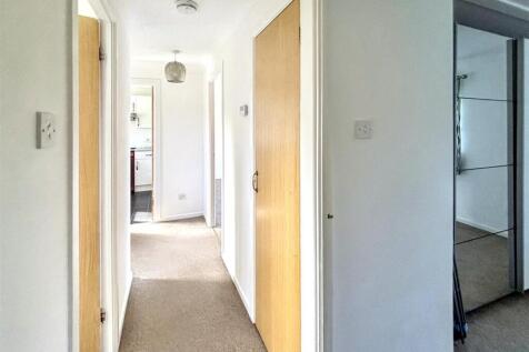 Hallway 2.jpeg