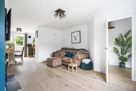 Living Room Alt.jpg