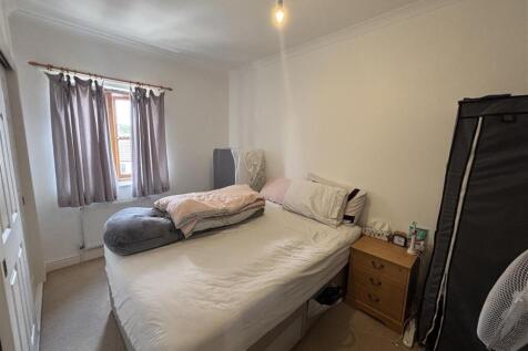 Bedroom 1.jpeg