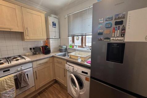 Kitchen 1.jpeg