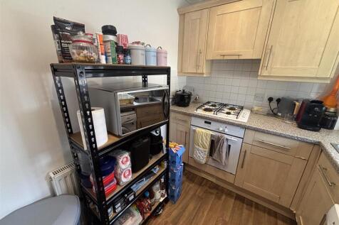 Kitchen 2.jpeg