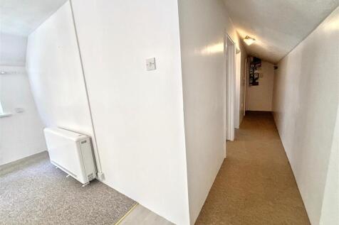 Hallway.jpeg