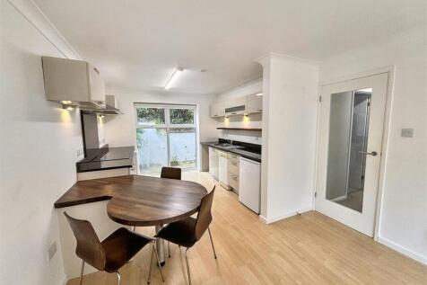 Kitchen 1.jpeg