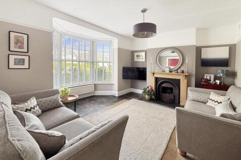 Living Room.jpg