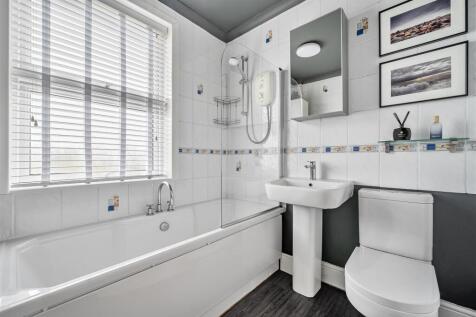 Bathroom.jpg