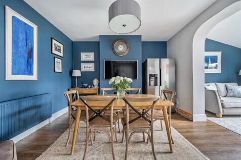 Dining Area.jpg