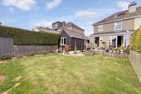 Rear Elevation &amp; Garden.jpg