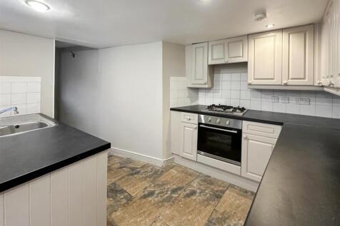 Kitchen 1.jpg