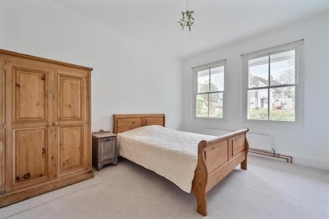 Bed 1.jpg