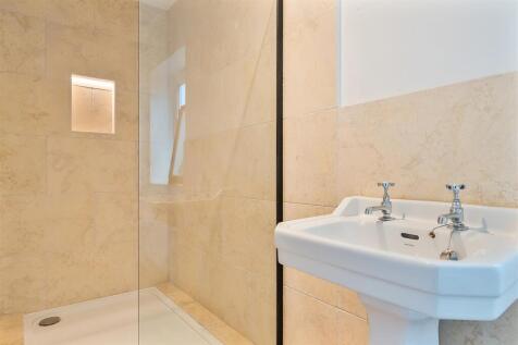 Shower Room.jpg