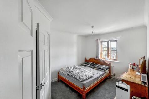 Bedroom 1.jpeg