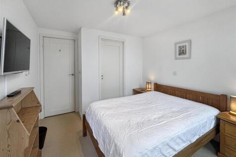Bedrooom 2.jpeg