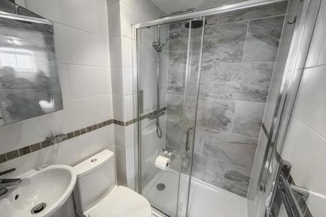 Ensuite.jpeg