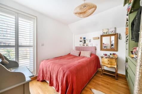bed 2.jpg