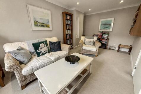 Lounge 2 or bedroom 4.jpeg