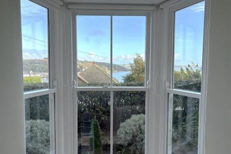 Snug lounge window.jpeg