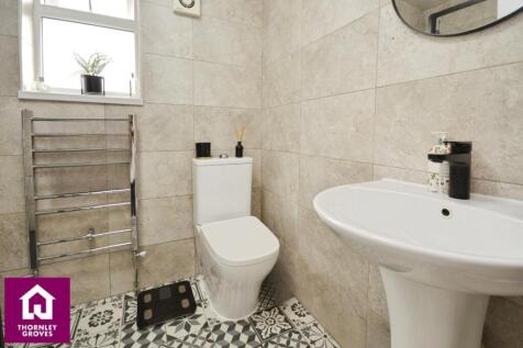 Main Shower Room