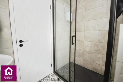 Main Shower Room