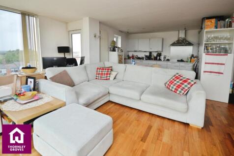 Lounge/Kitchen