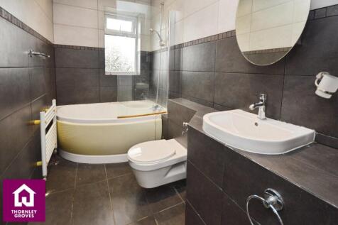 Bedroom Two En Suite