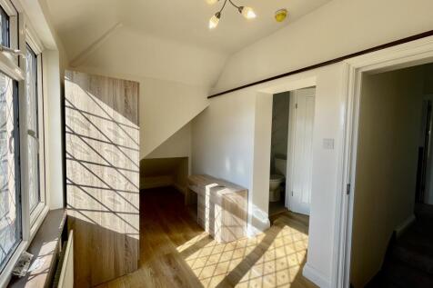 Room 2 (2)