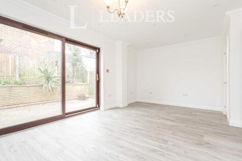 Living Room Diner (2)