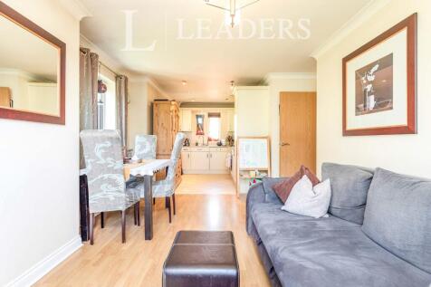 Living Room Diner (3)
