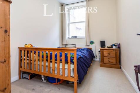 Master Bedroom (1)