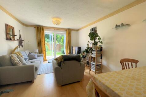 Living Room (2)