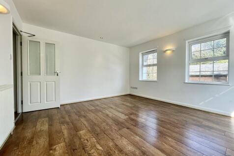 Living Room (2)