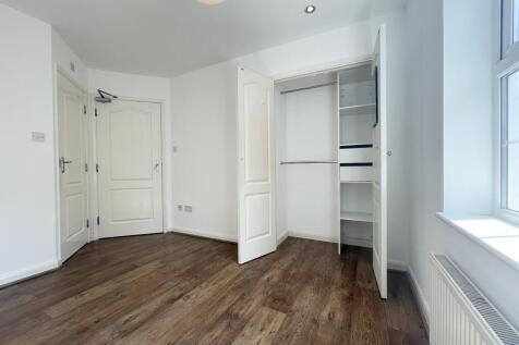 Master Bedroom (3)