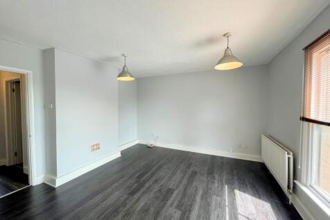 Living Room (3)