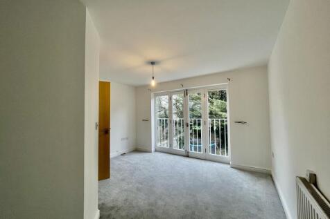 Master Bedroom (1)