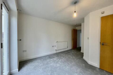 Master Bedroom (4)