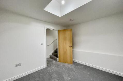 Bedroom 2 (2)