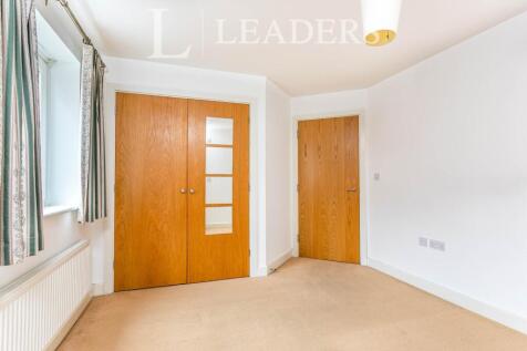 Master Bedroom (1)