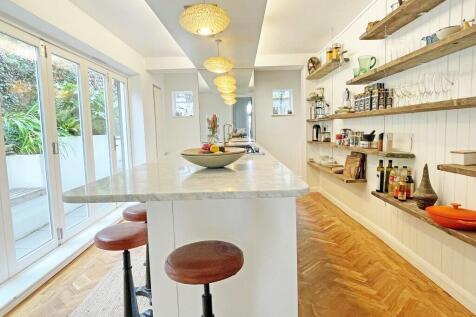 Kit/Breakfast Room