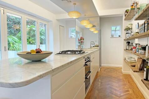 Kit/Breakfast Room