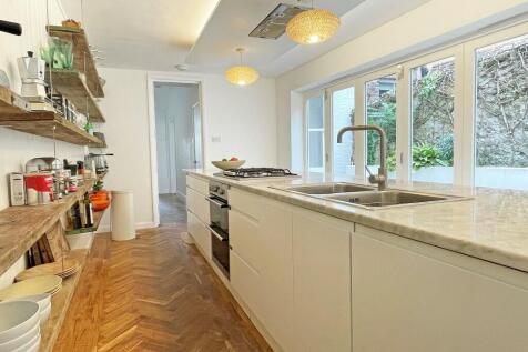 Kit/Breakfast Room
