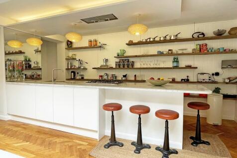 Kit/Breakfast Room